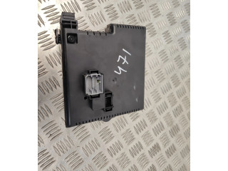 Блок предохранителей 30728512   Volvo V70    