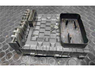 Блок предохранителей 1K0937125A Volkswagen Caddy