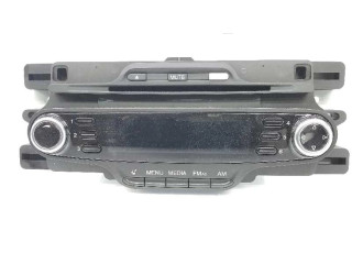 Радио/ проигрыватель CD/DVD / навигация