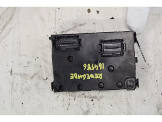 Блок предохранителей    Jeep Renegade    