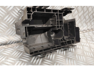 Pojistková skříňka 13302321 Opel Zafira C 2012