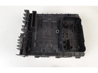 Блок предохранителей 1K0937125A   Volkswagen Jetta V    