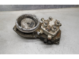 Топливная рампа 0438121011, 026133353 Audi 80 90 B3