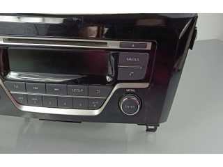 Радио/ проигрыватель CD/DVD / навигация