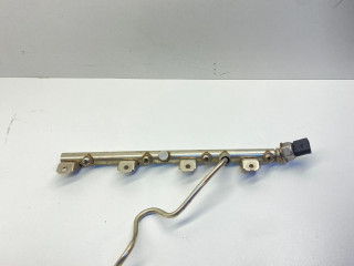 Vstřikovací lišta 7537319, 1214215243 BMW 5 F10 F11 pro benzínový motor 4.4