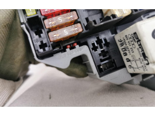   Pojistková skříňka 7L0937576B   Audi Q7 4L 2012