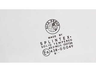 Основное стекло передних дверей (четырехдверного автомобиля)