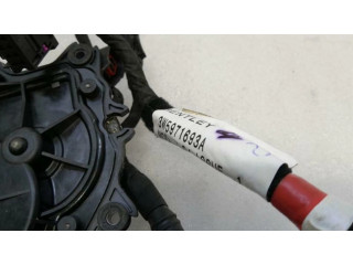 Механизм фиксации задней двери