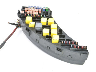 Блок предохранителей 2R8T14A067CA, 2R8T-14A067-CA Jaguar S-Type