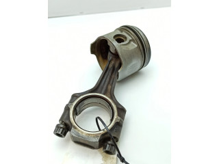 Píst 11004 Mercedes-Benz S W116 pro benzínový motor 2.8