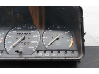 Панель приборов 81117657   Volkswagen PASSAT B4       