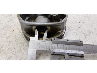 Píst 2730300620, 2730300820 Mercedes-Benz R W251 M 272.967