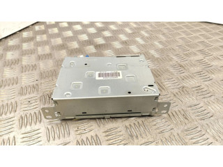 Радио/ проигрыватель CD/DVD / навигация