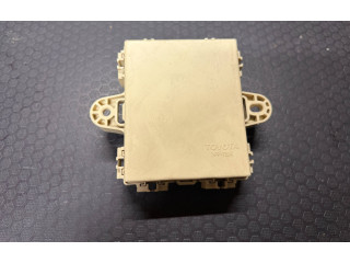 Блок предохранителей 8267048040 Lexus RX 330 - 350 - 400H