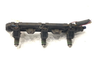 Топливная рампа 03E133319 Skoda Fabia Mk1 (6Y)