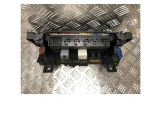 Ящик предохранителей (комплект)    Renault Clio I