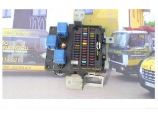 Pojistková skříňka Nissan Maxima 1996