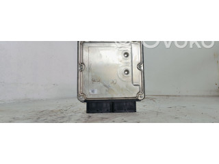 Блок управления двигателя 0281039430   Skoda Octavia Mk4