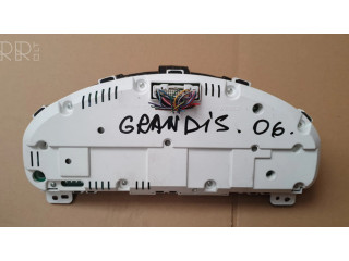 Панель приборов 8100A202, 2574301321 Mitsubishi Grandis
