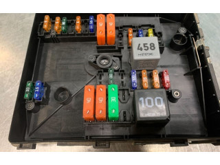 Pojistková skříňka Volkswagen Caddy 2007