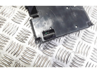 Блок управления климат-контролем 8697155   Volvo V50