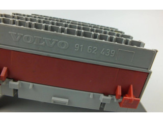 Блок предохранителей  9162439   Volvo V70    