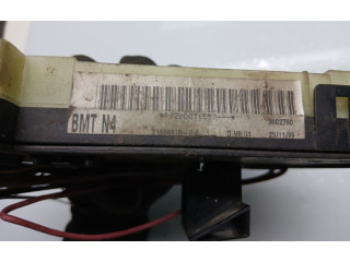 Блок предохранителей P8200031557, 3002760 Renault Clio II