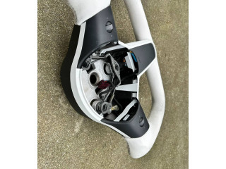 Руль Tesla Model 3 2017 - года 302J