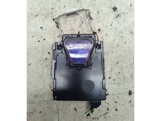 Vstřikovací lišta 4M0907217F, 8E0907217E   Audi Q7 4M     