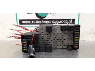 Блок предохранителей 9441607, 9441606   Volvo S80    