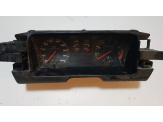 Панель приборов 81117185 Audi 80 90 B3
