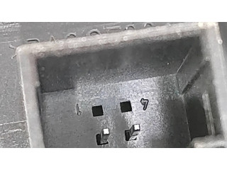 Включатель электрических окон