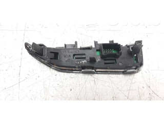 Блок управления 82B713463 Audi A1