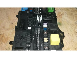 Блок предохранителей 13206762, 5DK00866932 Opel Astra H