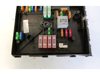 Блок предохранителей  1k0937125a, 0-1718307-1   Skoda Octavia Mk2 (1Z)    