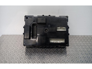 Блок предохранителей 8200652286   Renault Clio I    