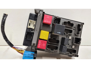 Pojistková skříňka 8200220688, 55RG97048 Renault Vel Satis 2003