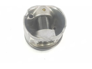 Píst 11257812585 BMW 5 F10 F11 pro naftový motor 3.0