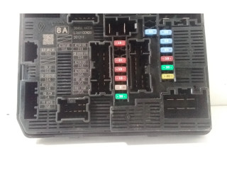 Блок предохранителей 284b64435r Dacia Sandero