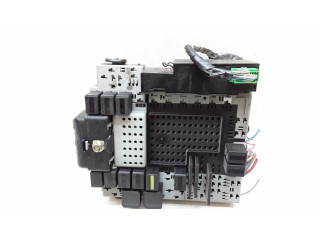 Блок предохранителей 8688374, 8645716 Volvo S60