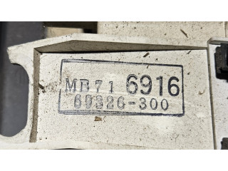 Přístrojová deska Mitsubishi Pajero 1988 MB716916, 69326300