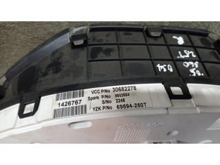 Панель приборов 8602884, 30682278   Volvo S60       
