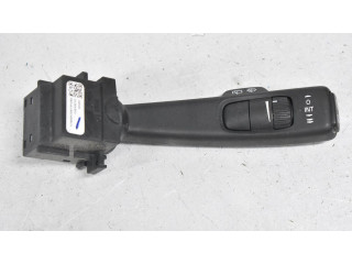 Ручка стеклоочистителей    Volvo V70