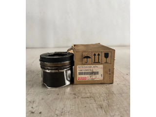 Píst 133010W010, 133010W010A0 Toyota Land Cruiser (J200)