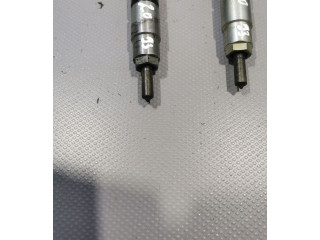 Vstřikovač 236700R030 Toyota Auris 150