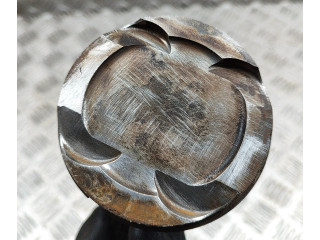 Píst 8623418, 9468870 BMW 5 G30 G31 pro benzínový motor 2.0