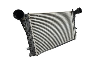 Интеркулер  1K0145803CD   Volkswagen Golf VI 