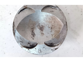 Píst Subaru Outback (BT)