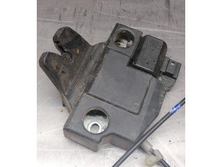 Zámek zadních dveří    Lexus IS 220D-250-350 2005