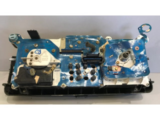 Přístrojová deska Audi 80 90 S2 B4 1994 81117331, 81117332